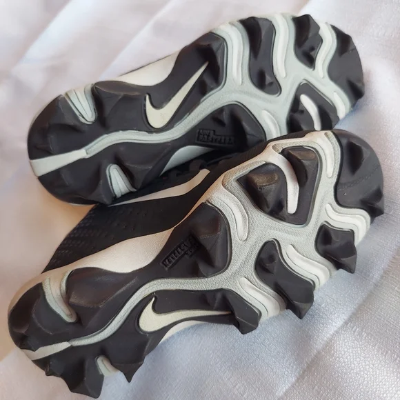 Nike FastFlex Spikes Baseball Football Sports Shoes Youth Size 11CW - Picture 3 of 8